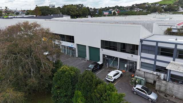 Prime Mt Wellington Warehouse with Excellent Access