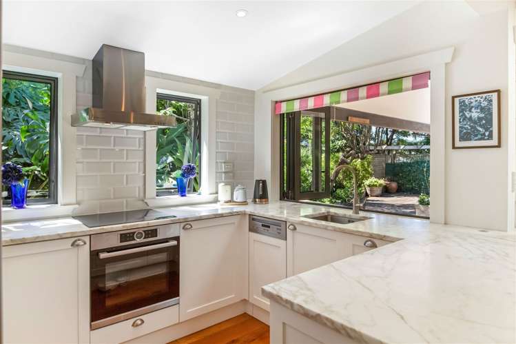 40 Calais Terrace Ostend_2