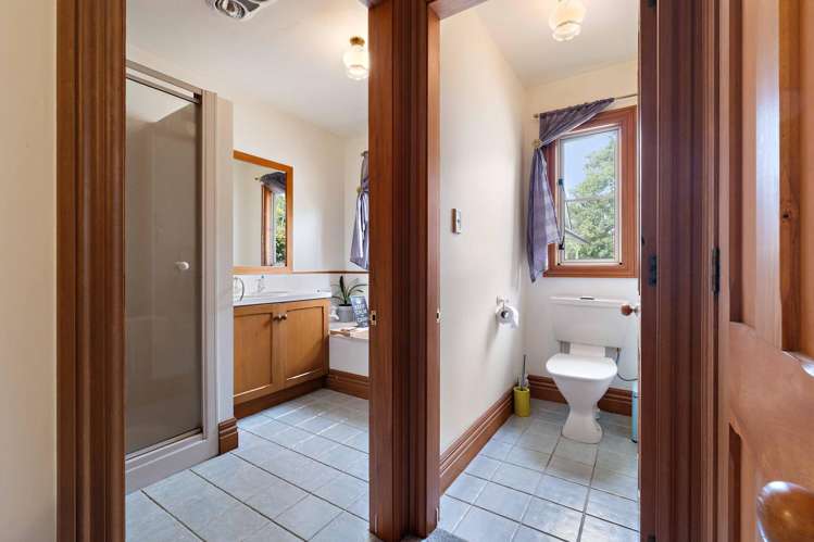 764 Courtenay Road Charing Cross_23