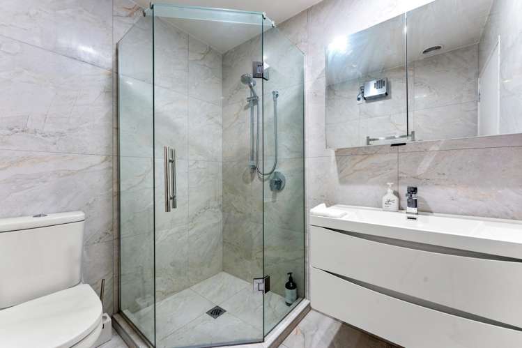 126-128 Lax Crescent Leigh_44