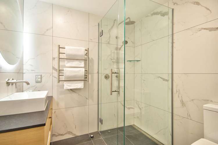 Unit 705/327 Frankton Road Town Centre_16