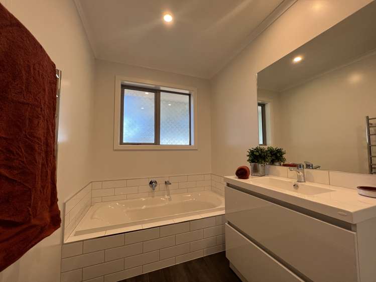 42 Geoff Geering Drive Netherby_15