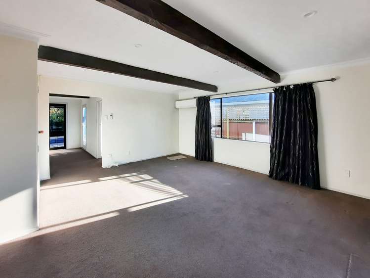 405 Avonhead Road 1392_2