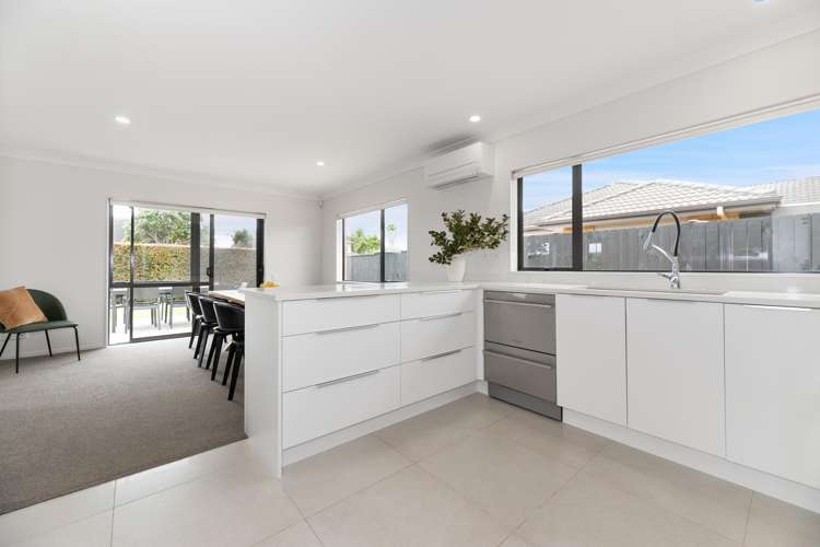 27 Scotsmoor Drive Wattle Downs_11