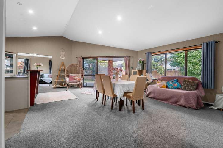 24 Nielsen Gardens_4