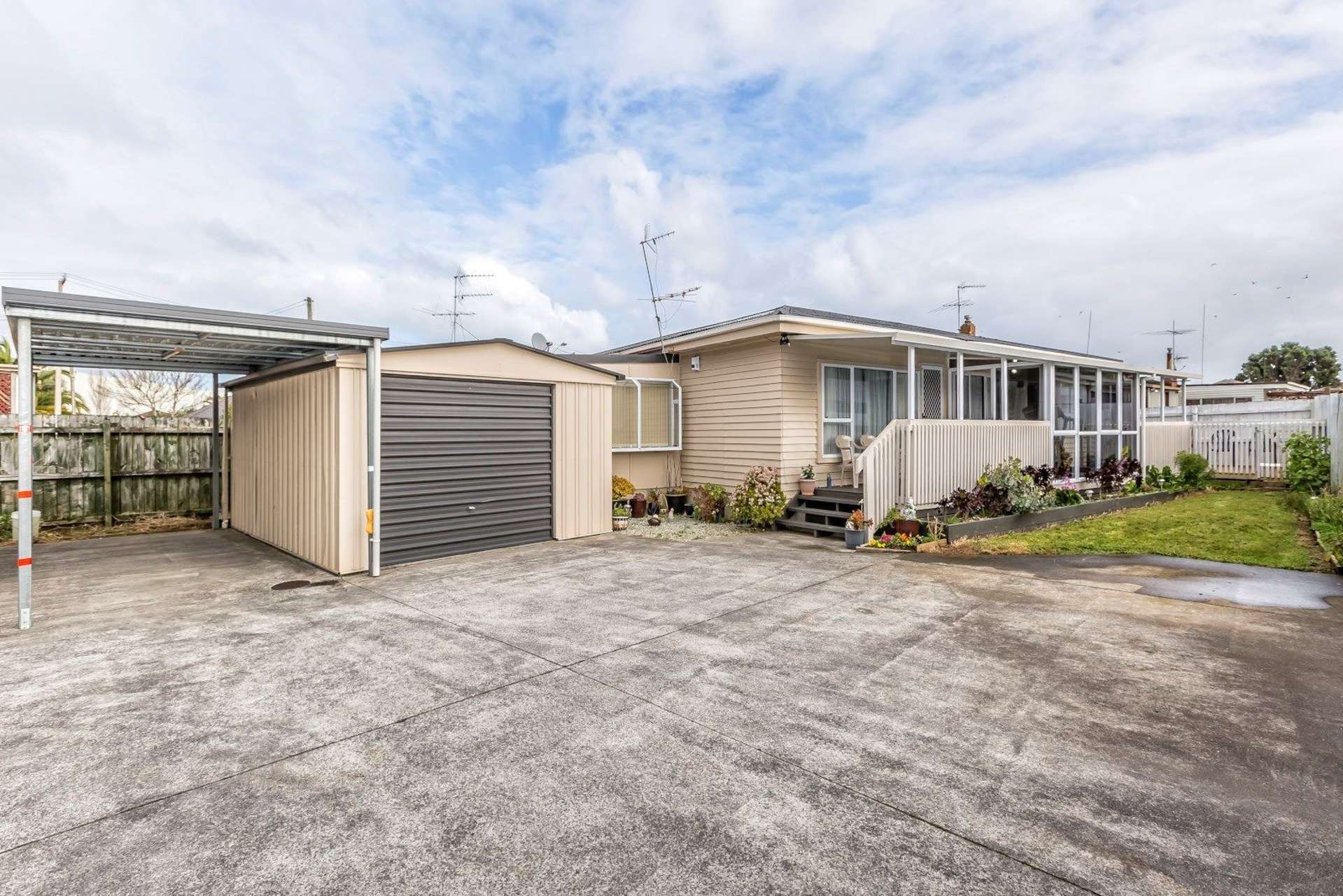 2/109 Kenderdine Road Papatoetoe_0