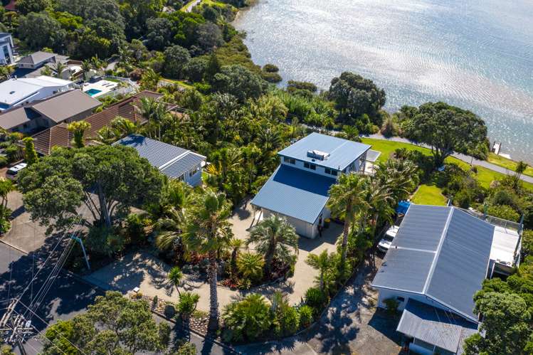 42 Pohutukawa Avenue Red Beach_16