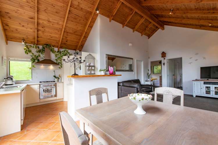 10 Aydon Road Titirangi_6