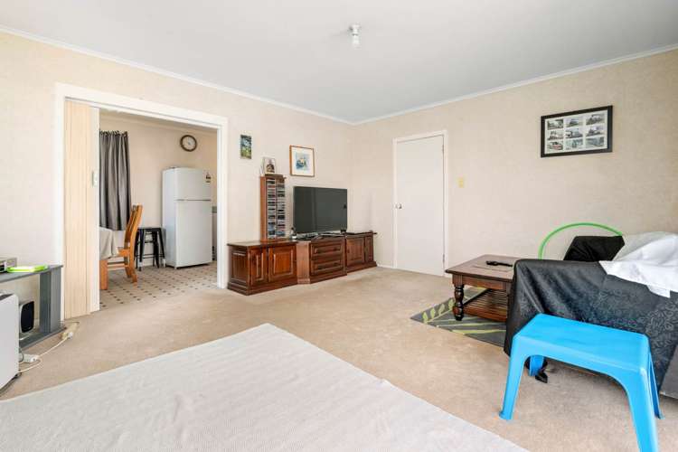 1/8 Ozich Avenue Te Atatu South_5