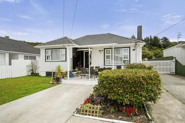 11 Wainuiomata Road Wainuiomata_16