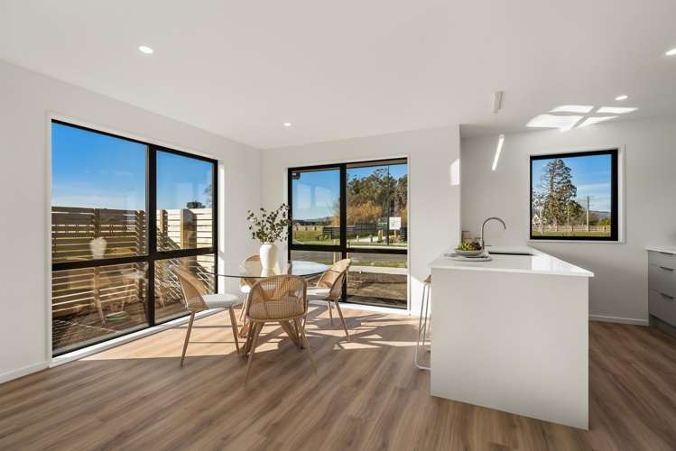 5 Greenslade Drive Lincoln_7