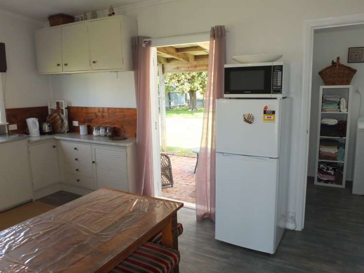 3 Hart Street Foxton Beach_7