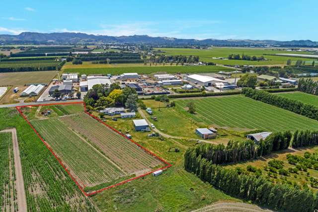 Versatile landholding on Gisborne’s city fringe