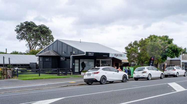 1130 South Road Oakura_9