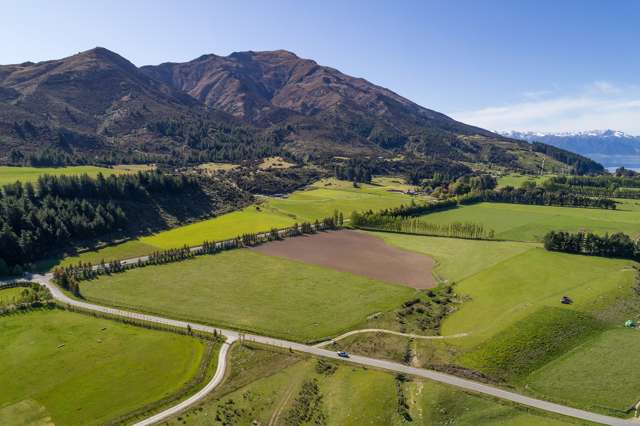 1 Te Awa Road Lake Hawea_2
