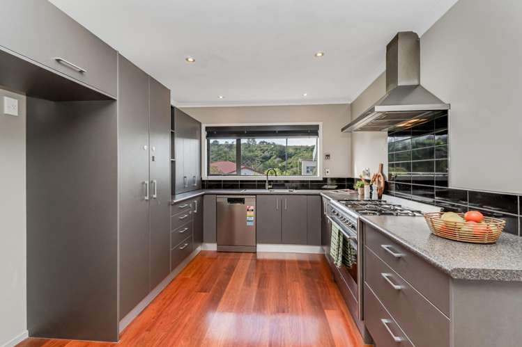 40 Te Puia Drive Aotea_8