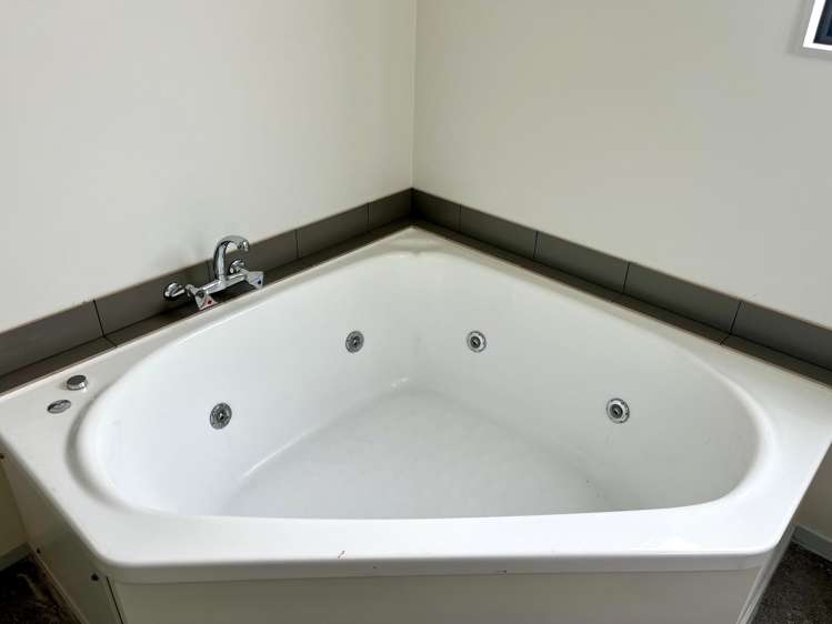 4 Horncastle Crescent Little Wanganui_13