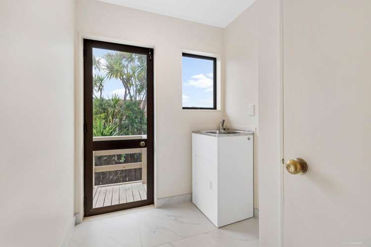 15a Gill Avenue Te Atatu Peninsula_17