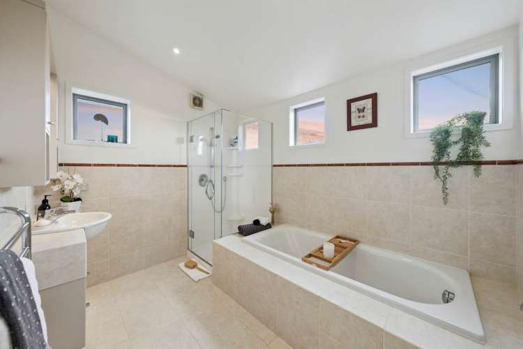 36 Oakford Park Crescent Greenhithe_28