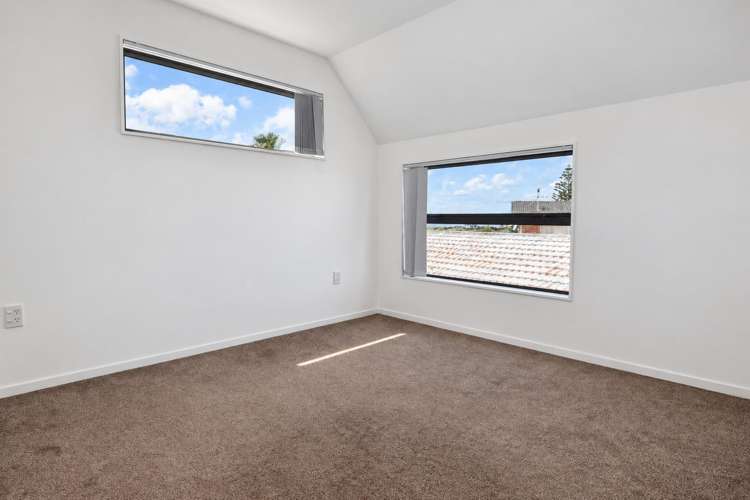 62B Royal Road Massey_9