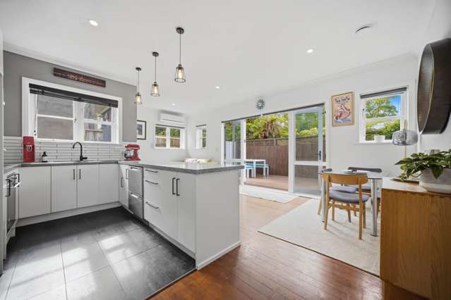 Motivated Vendor – Must Sell Brick & Tile Beauty!