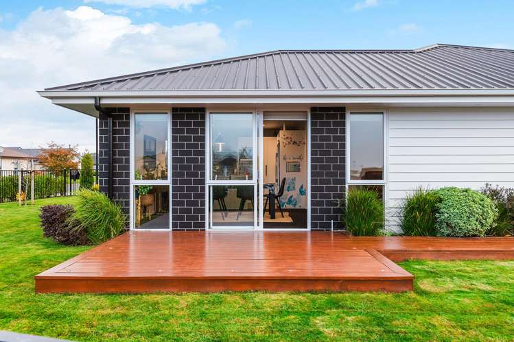 2 Roto Close Wharewaka_15