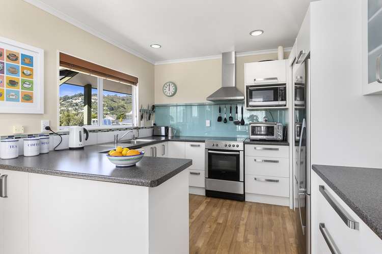 22 John Witton Drive Crofton Downs_5