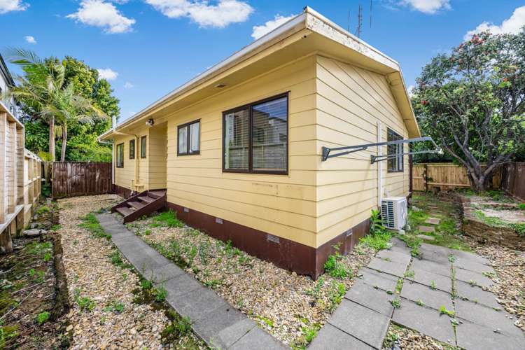 2/8 Latham Avenue Pakuranga_18