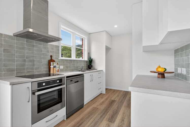 27 Prouse Crescent Naenae_13