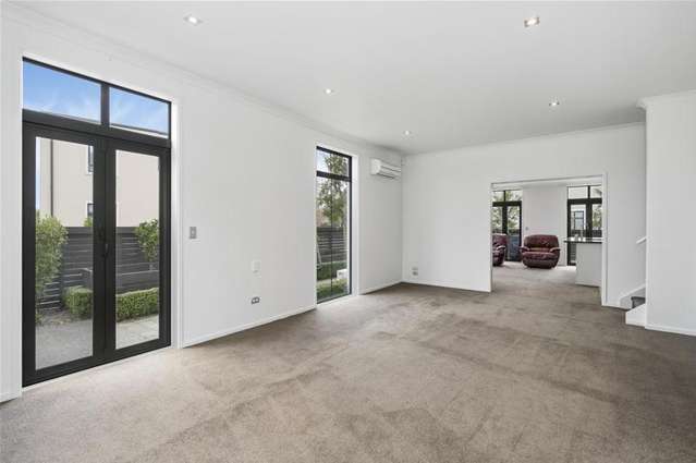 166 Hussey Road Northwood_3