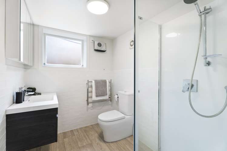 2/165 Queen Street Northcote Point_16