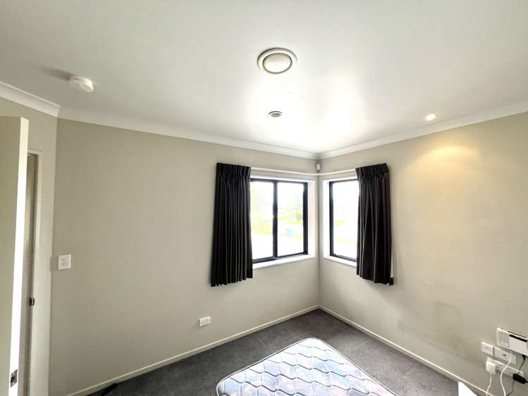 186 Pacific Drive Fitzherbert_9