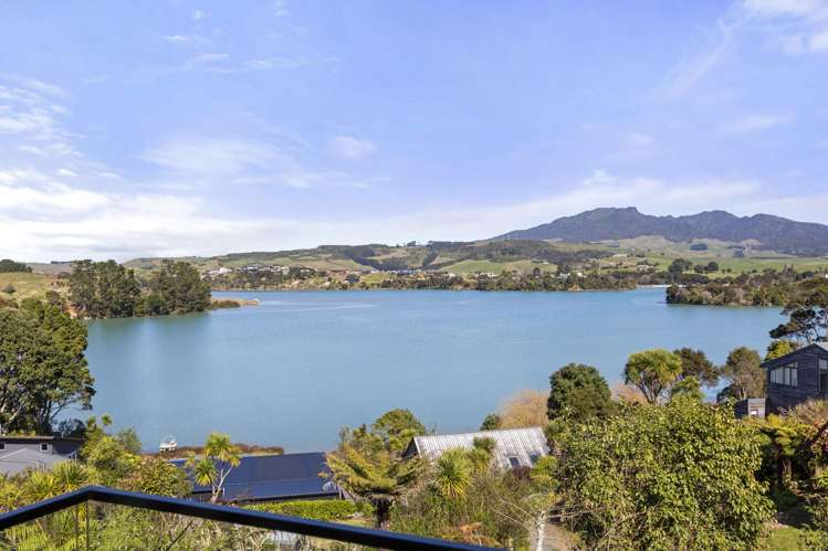 21 Point Street Raglan_17