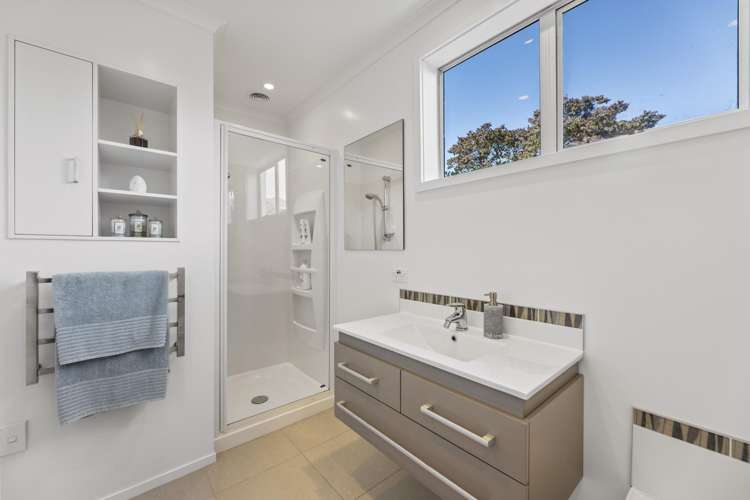 113 Easther Crescent Kew_17