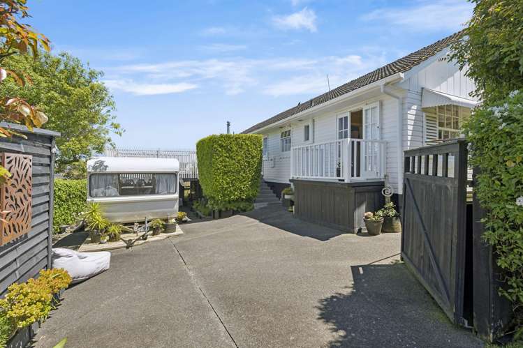 1/96 Bradbury Road Botany Downs_18