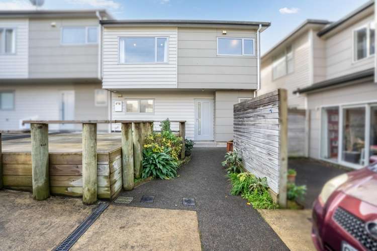 4/113 Moorefield Road_0
