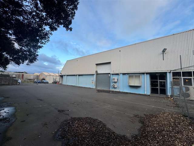 Warehouse and yard in Rongotai