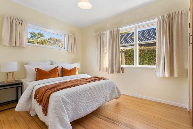 36 Mayfair Crescent Mairangi Bay_11