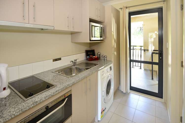 2h/25 Weranui Road Waiwera_1