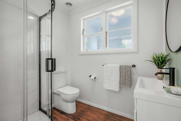 20 Titiro Moana Road Korokoro_9