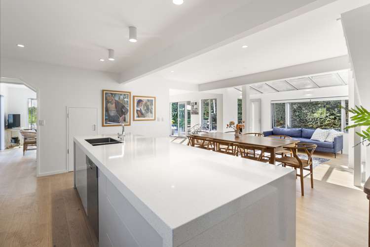 88 Queens Drive Oneroa_11