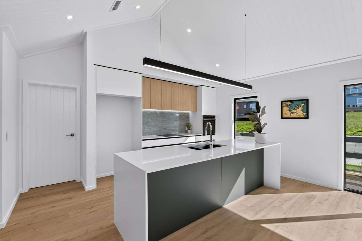 8 Annie Aranui Drive_1