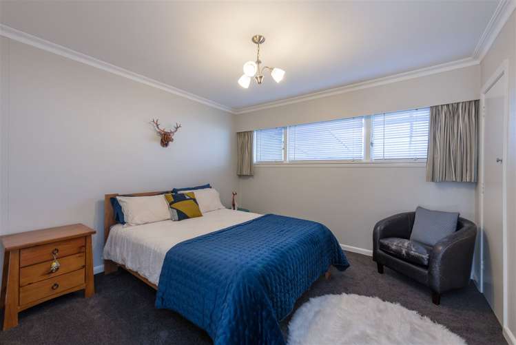 7 Neale Avenue Stoke_16