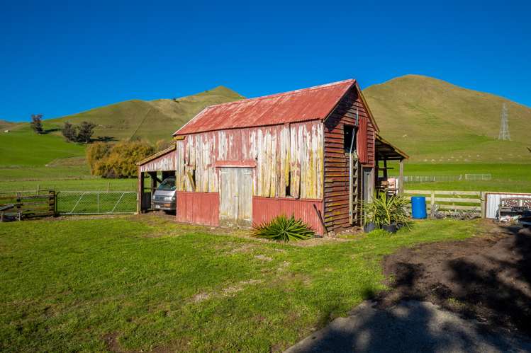 819 Eighty Eight Valley Road Wakefield_23