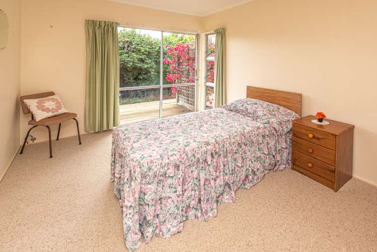 4 Exeter Crescent Springvale_11