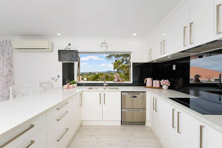 117 & 117A Awaroa Road Sunnyvale_17