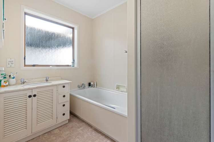 2/1 Glengowan Place Conifer Grove_11