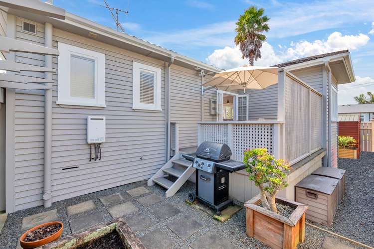 20 Hollywood Avenue Epsom_16