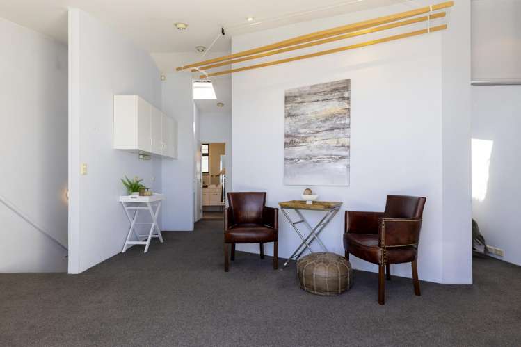 2/227 Lake Terrace Waipahihi_6