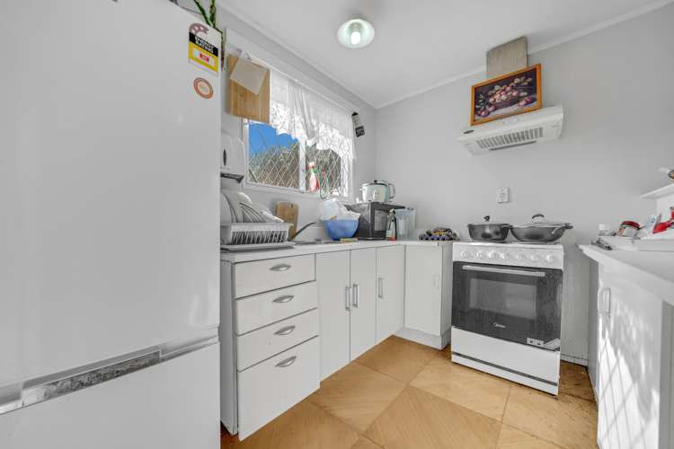 2/30 Coombe Avenue Otara_8